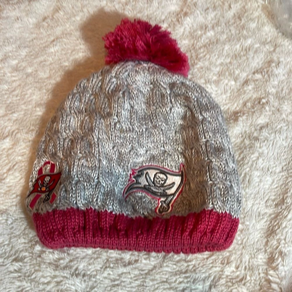 Tampa bay Bucs breast cancer awareness pink beanie